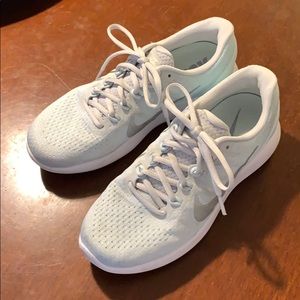 EUC Nike running shoes